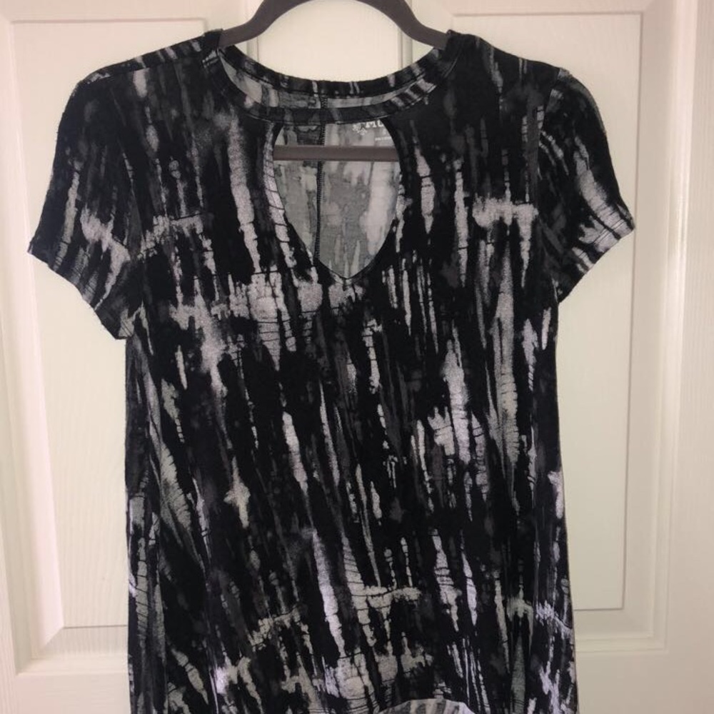 keyhole t-shirt